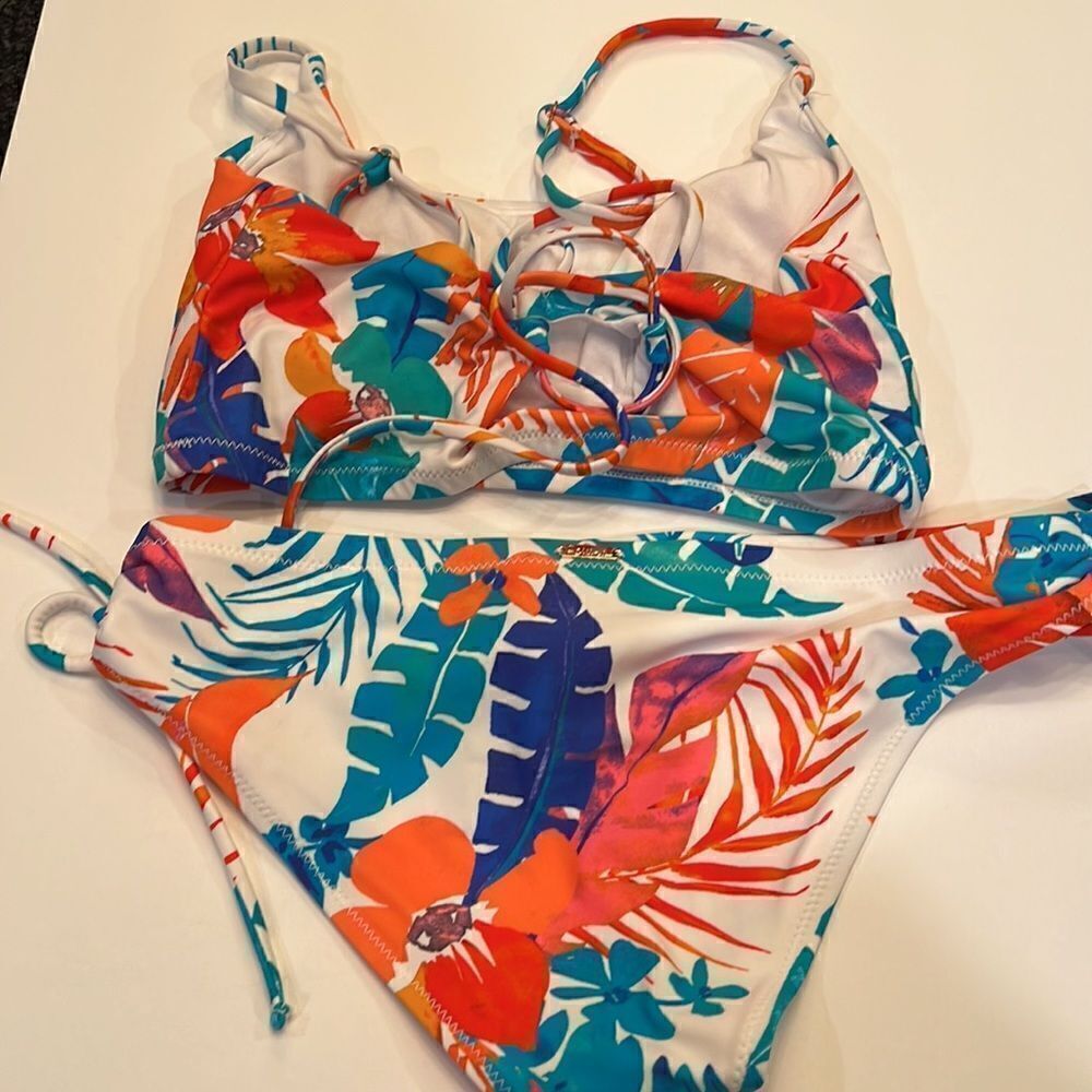 Swimsuit 2 piece Raisin is the brand Small - Picture 2 of 2